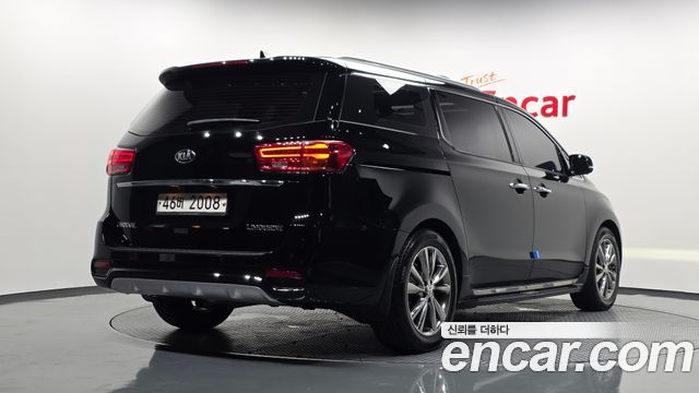 Kia Canival 2019 — photo 2