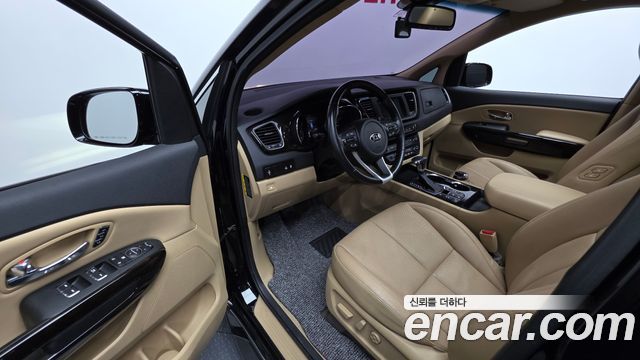 Kia Canival 2019 — photo 10