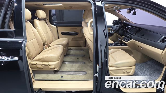 Kia Canival 2019 — photo 12