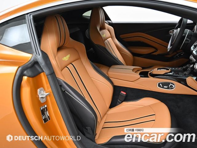 Aston Martin Vantage 2023 — photo 10