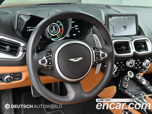 Aston Martin Vantage 2023 — photo 13