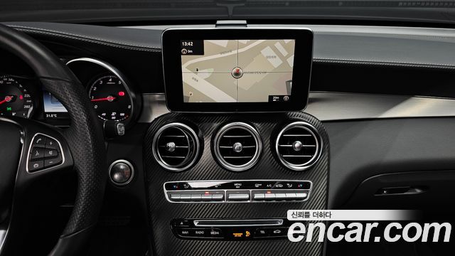 Mercedes-Benz GLC-Class 2019 — photo 20