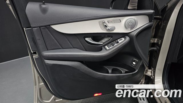 Mercedes-Benz GLC-Class 2019 — photo 14