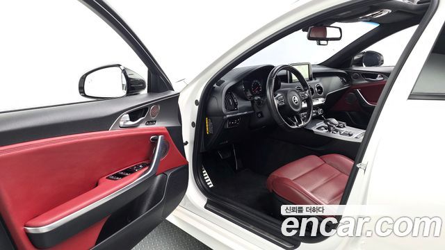 Kia Stinger 2018 — photo 13