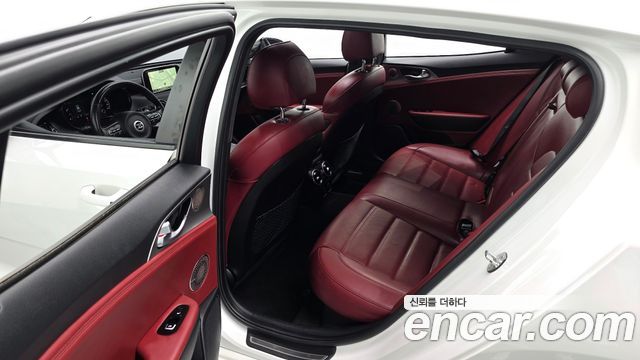 Kia Stinger 2018 — photo 18