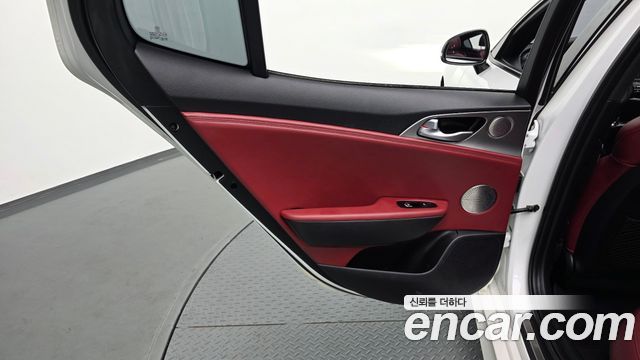 Kia Stinger 2018 — photo 15