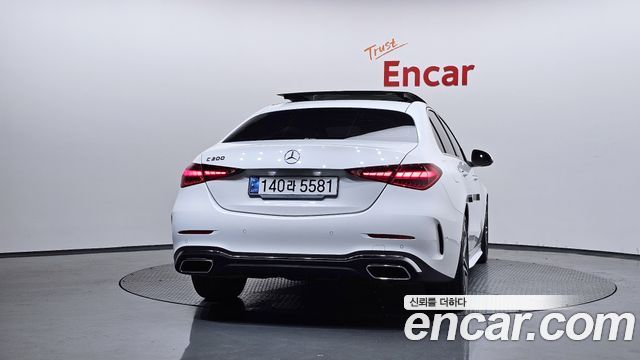 Mercedes-Benz C-Class 2024 — photo 4