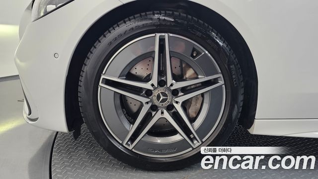Mercedes-Benz C-Class 2024 — photo 5