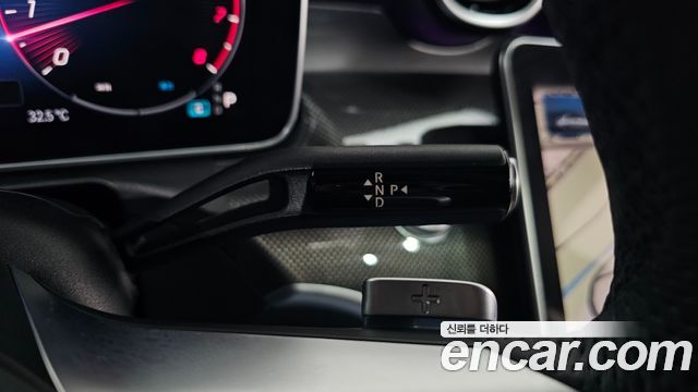 Mercedes-Benz C-Class 2024 — photo 9