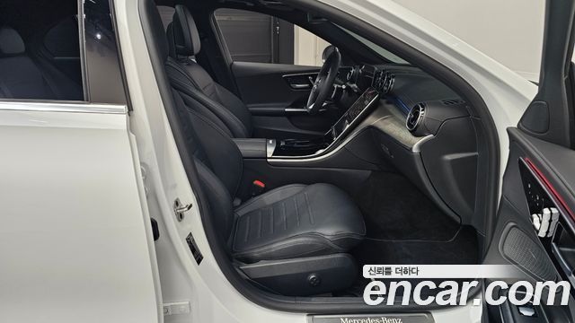 Mercedes-Benz C-Class 2024 — photo 11