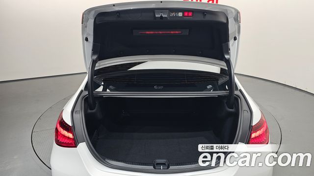 Mercedes-Benz C-Class 2024 — photo 18