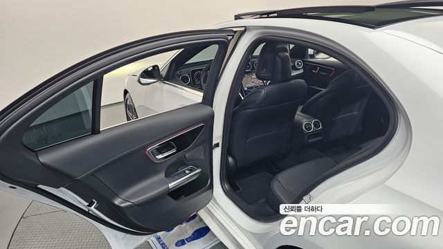 Mercedes-Benz C-Class 2024 — photo 20