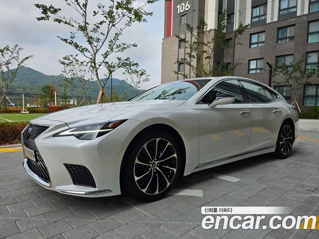 Lexus LS 2023 — photo 2