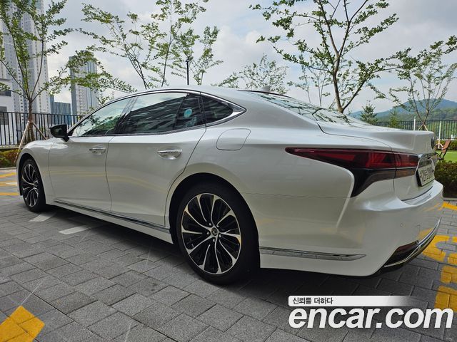 Lexus LS 2023 — photo 3