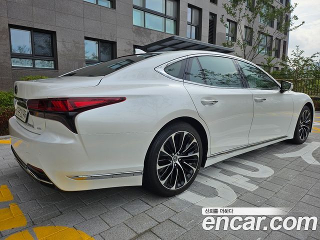Lexus LS 2023 — photo 5