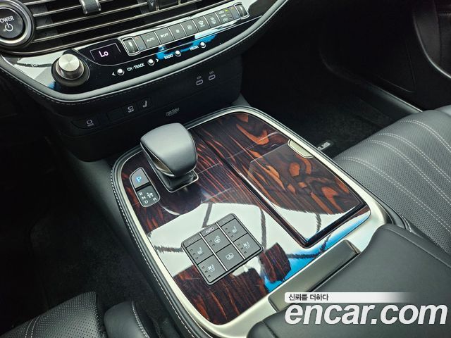 Lexus LS 2023 — photo 13