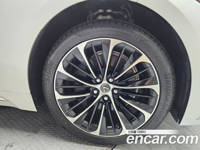 Lexus LS 2023 — photo 19