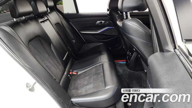 BMW 3-Series 2021 — photo 17