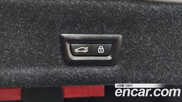 BMW 3-Series 2021 — photo 23