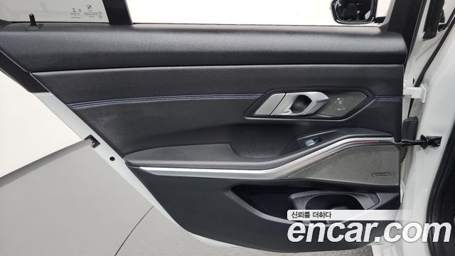 BMW 3-Series 2021 — photo 15