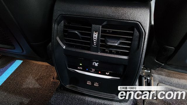 BMW 3-Series 2021 — photo 30