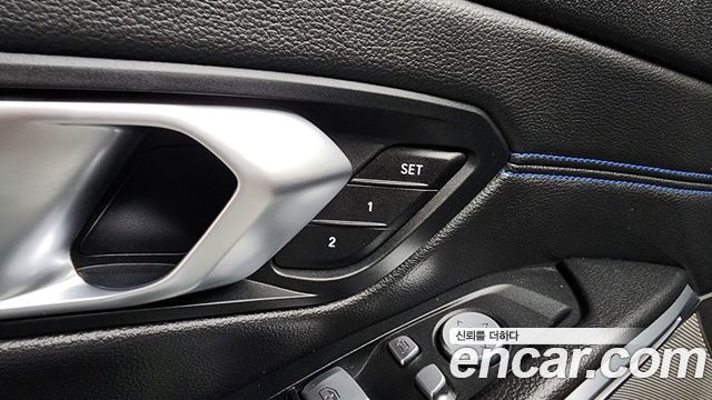 BMW 3-Series 2021 — photo 32