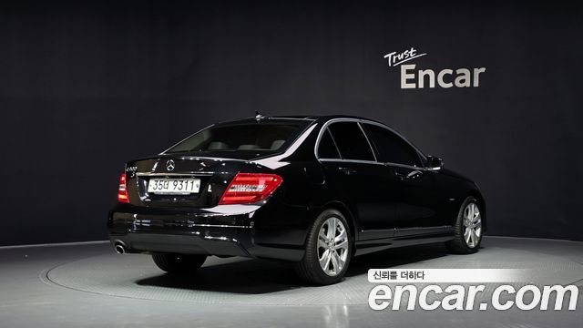 Mercedes-Benz C-Class 2012 — photo 2
