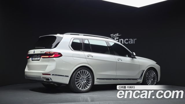 BMW X7 2025 — photo 2