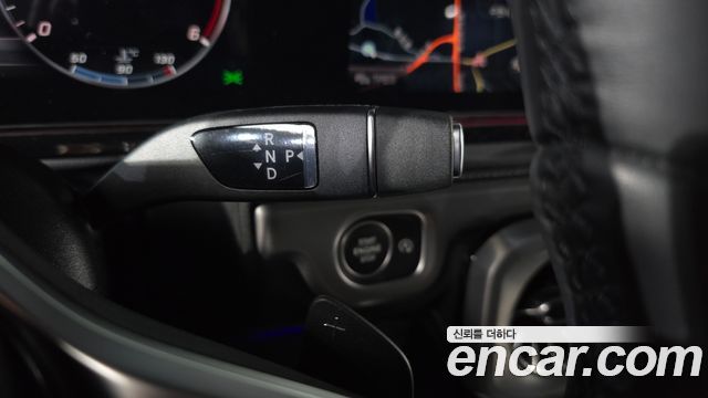 Mercedes-Benz G-Class 2023 — photo 9