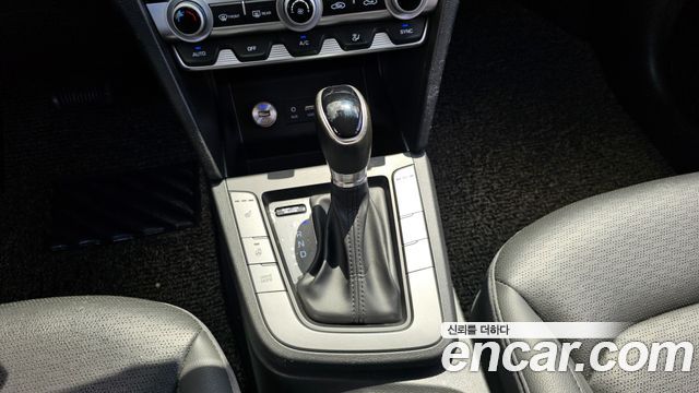 Hyundai AVANTE 2019 — photo 12