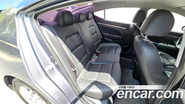 Hyundai AVANTE 2019 — photo 25