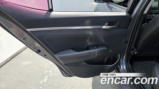 Hyundai AVANTE 2019 — photo 15
