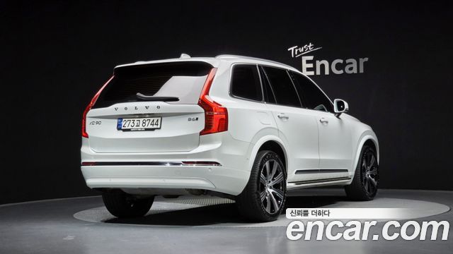 Volvo XC90 2023 — photo 2