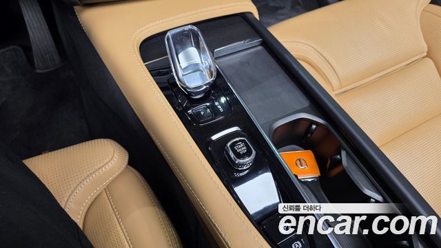 Volvo XC90 2023 — photo 9
