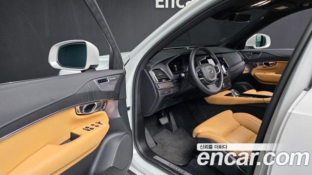 Volvo XC90 2023 — photo 10
