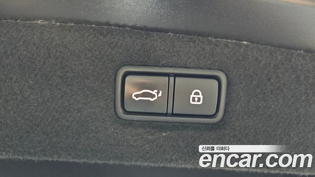 Genesis G90 2019 — photo 23