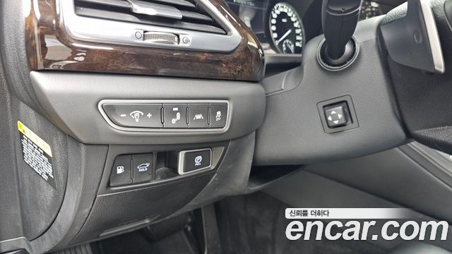 Genesis G90 2019 — photo 26
