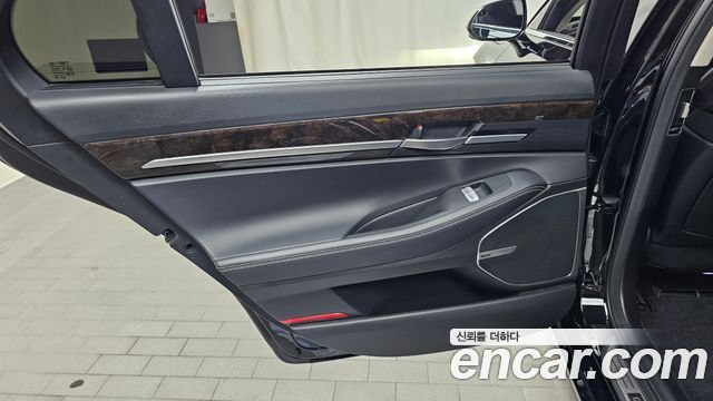 Genesis G90 2019 — photo 15