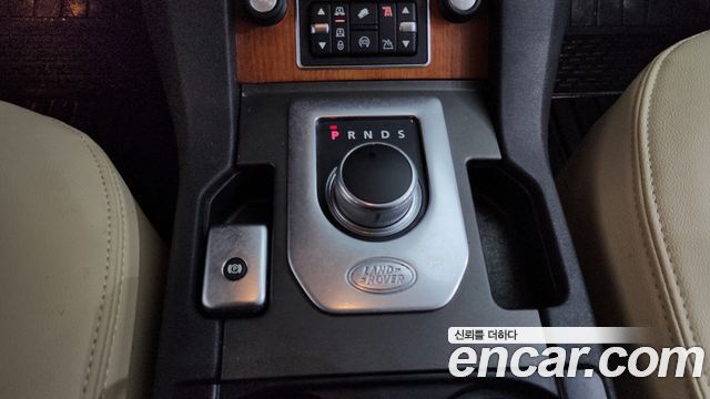 Land Rover Discovery 2016 — photo 9