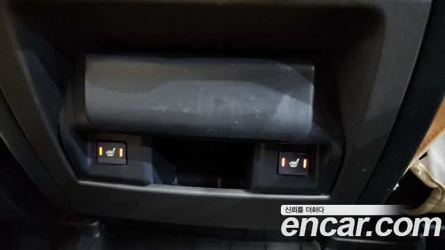 Land Rover Discovery 2016 — photo 13