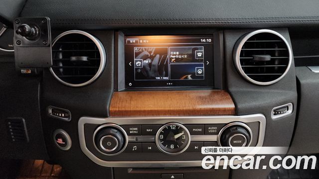 Land Rover Discovery 2016 — photo 14