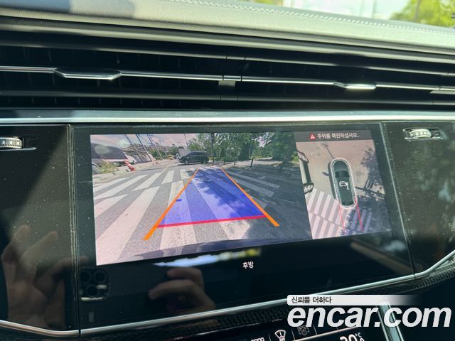 Audi SQ8 2021 — photo 15