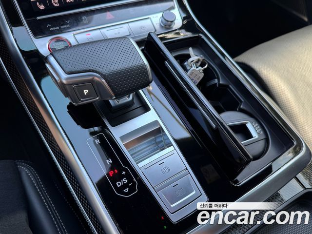 Audi SQ8 2021 — photo 17