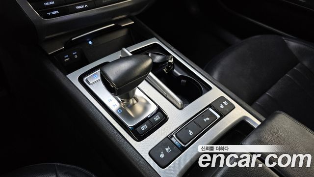 Genesis G80 2017 — photo 9