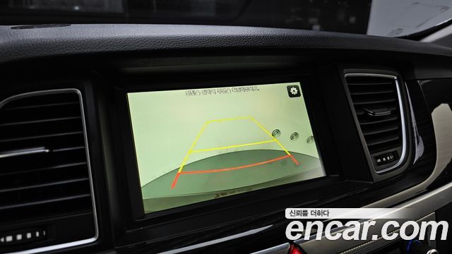 Genesis G80 2017 — photo 15