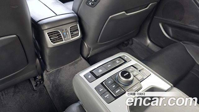 Genesis G80 2017 — photo 18