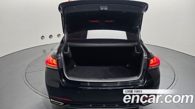 Genesis G80 2017 — photo 20