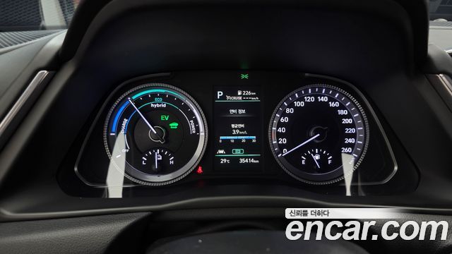 Hyundai Sonata 2022 — photo 11