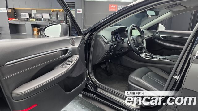 Hyundai Sonata 2022 — photo 13