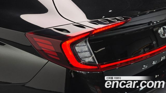 Hyundai Sonata 2022 — photo 9